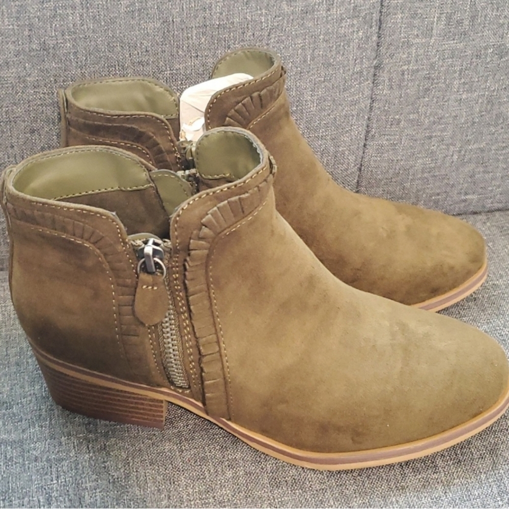 Mia Mabel Ruffle Army Green Booties Size 6W